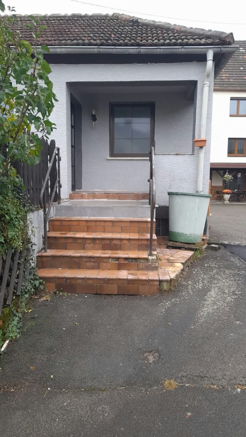 1c88d7f1-c947-4f03-a4fb-b86bdfafde86 Vollständig renovierte Villa mit 2 separaten Wohnungen und 180 m² Wohnfläche in Birkenfeld